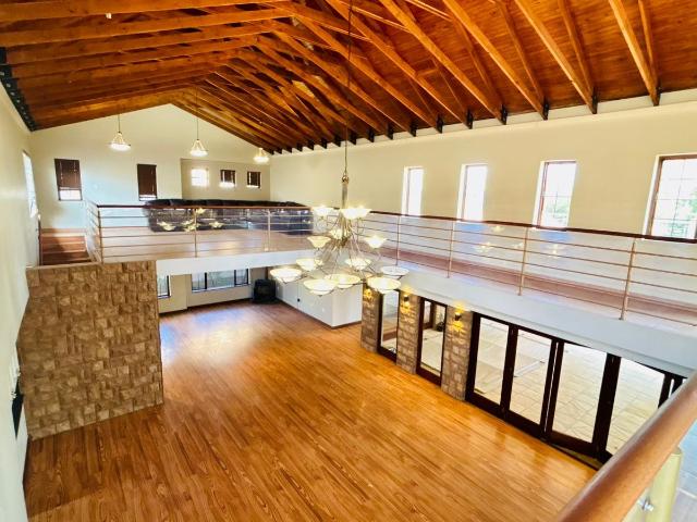 3 Bedroom House For Sale in Midstream Estate