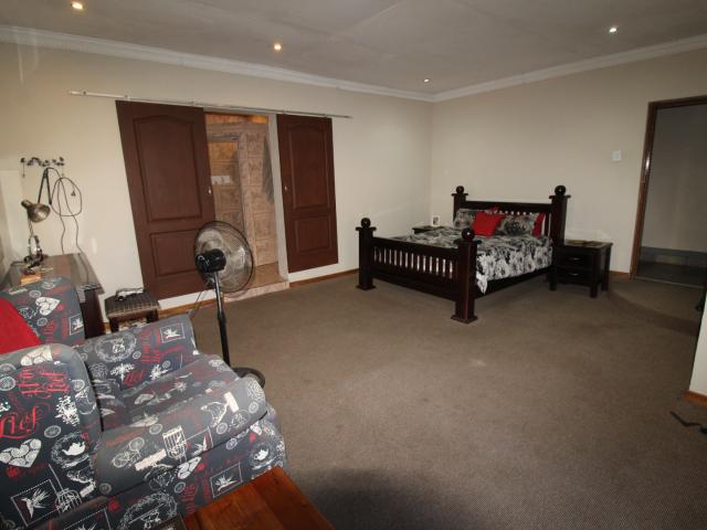 3 Bedroom House For Sale in Miederpark