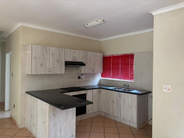 3 Bedroom House For Sale in Mineralia