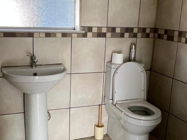 3 Bedroom House For Sale in Mineralia