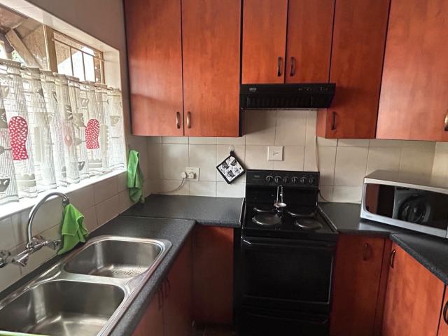 3 Bedroom House For Sale in Mineralia