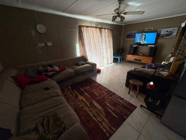3 Bedroom House For Sale in Minnebron