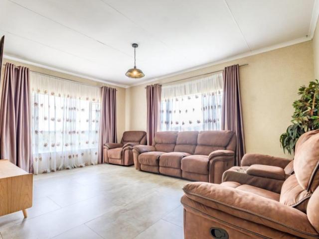 3 Bedroom House For Sale in Mulbarton