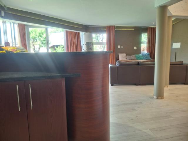 3 Bedroom House For Sale in Noordheuwel