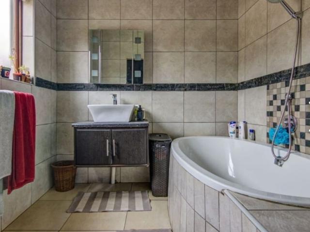 3 Bedroom House For Sale in Norton Home Estate