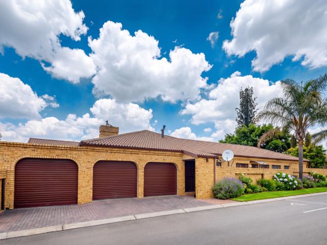 3 Bedroom House For Sale in North Riding