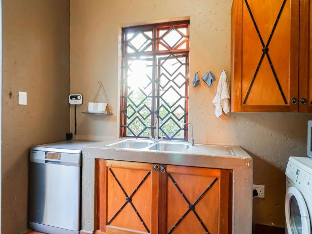 3 Bedroom House For Sale in North Riding