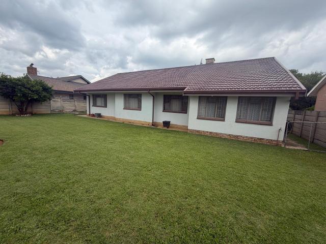 3 Bedroom House For Sale in Naudeville
