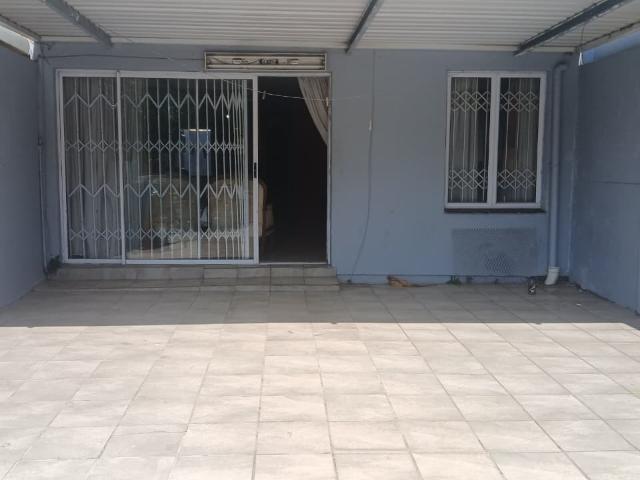 3 Bedroom House For Sale in Newlands West