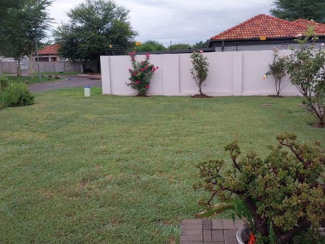 3 Bedroom House For Sale in Ngwenya River Estate