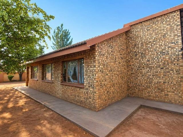 3 Bedroom House For Sale in Nylpark