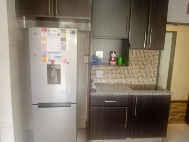 3 Bedroom House For Sale in South Crest