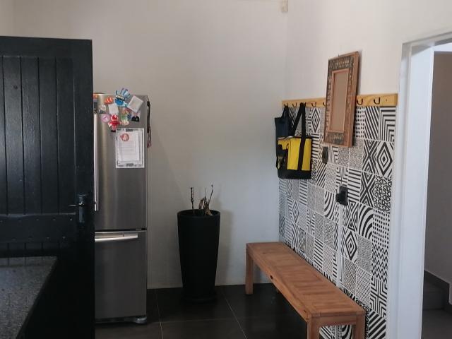 3 Bedroom House For Sale in South Crest