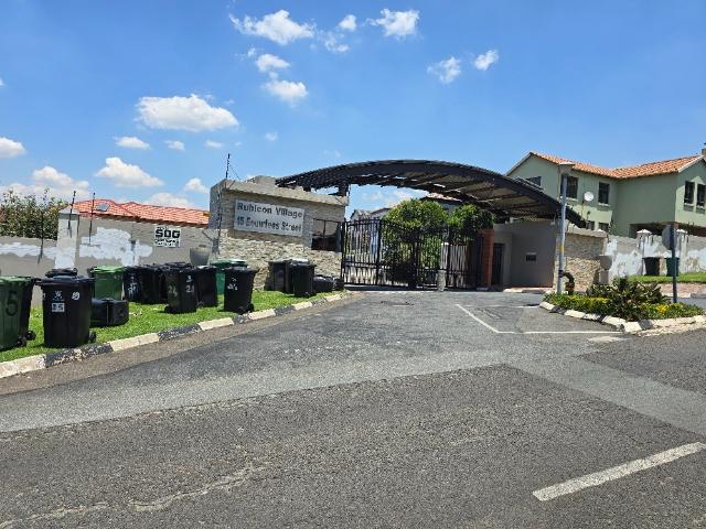 3 Bedroom House For Sale in South Crest