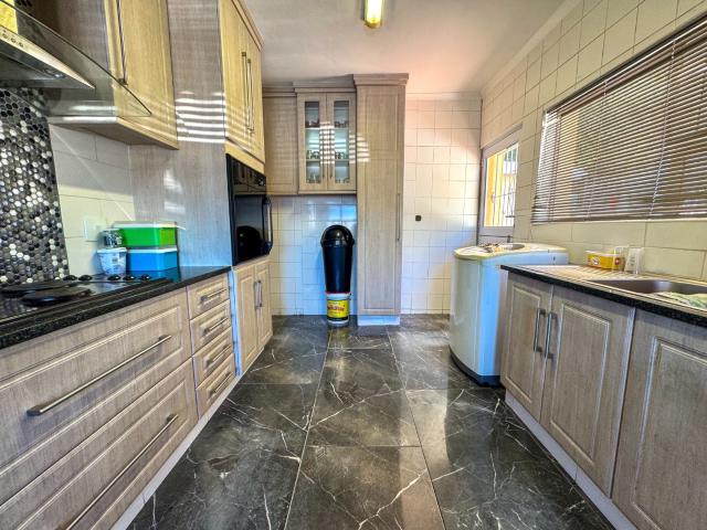 3 Bedroom House For Sale in South End