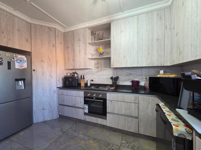 3 Bedroom House For Sale in South Hills
