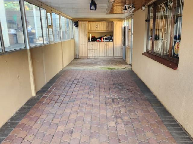 3 Bedroom House For Sale in Southgate