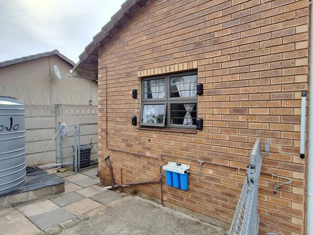 3 Bedroom House For Sale in Southgate
