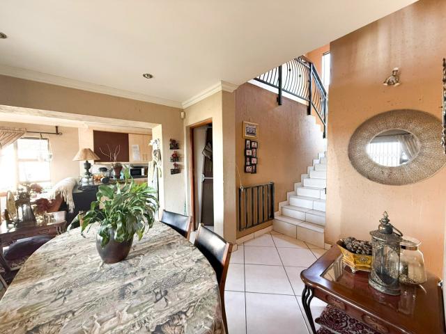 3 Bedroom House For Sale in Sonneveld