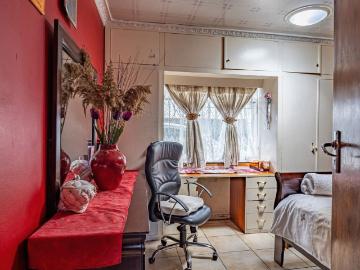 3 Bedroom House For Sale in Sophiatown