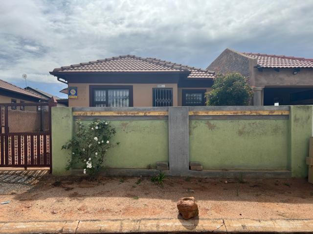 3 Bedroom House For Sale in Soshanguve VV