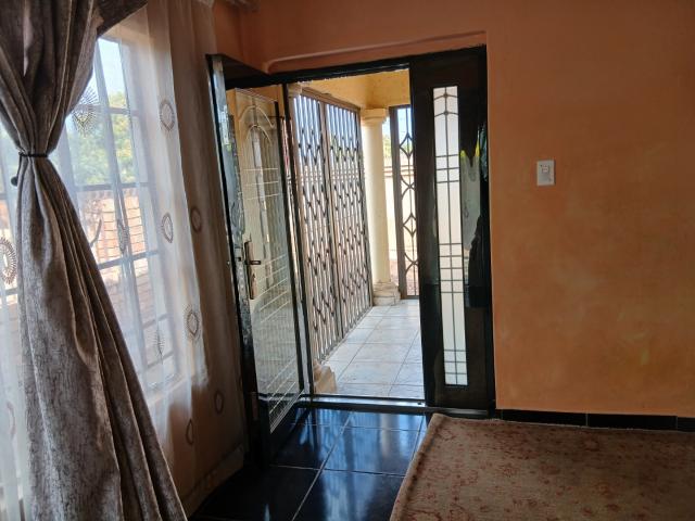 3 Bedroom House For Sale in Soshanguve HH