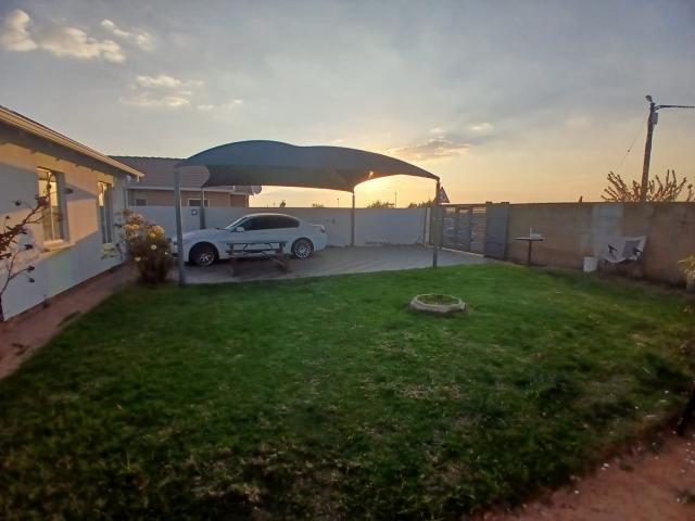 3 Bedroom House For Sale in Savanna City