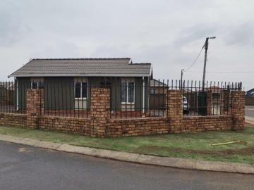 3 Bedroom House For Sale in Savanna City