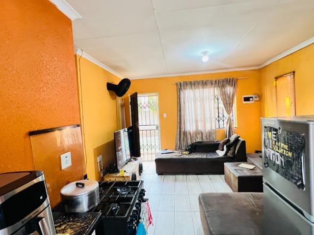 3 Bedroom House For Sale in Savanna City