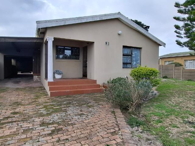 3 Bedroom House For Sale in Saxonsea