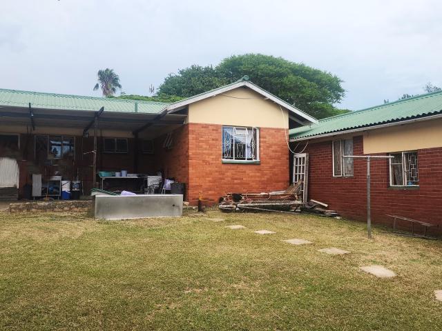 3 Bedroom House For Sale in Saiccor Village