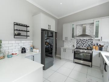 3 Bedroom House For Sale in Salisbury Park