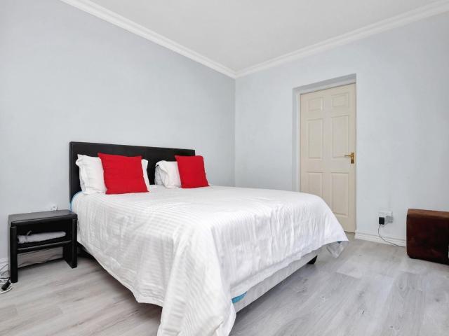 3 Bedroom House For Sale in Sandown