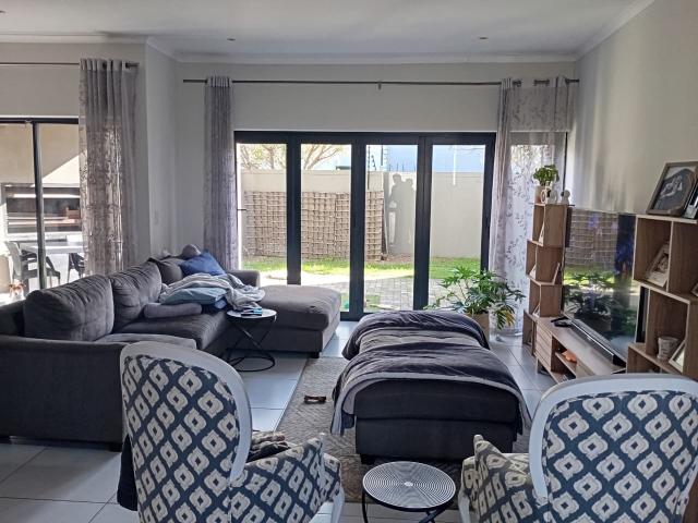 3 Bedroom House For Sale in Sandown