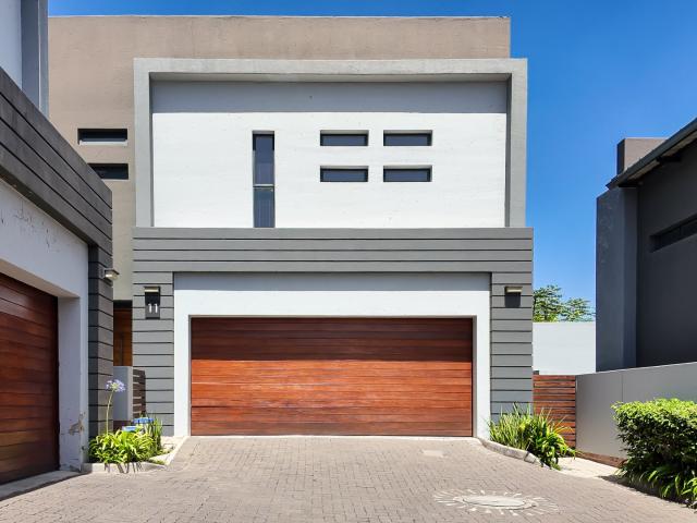 3 Bedroom House For Sale in Sandhurst