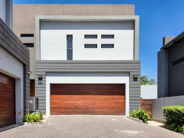 3 Bedroom House For Sale in Sandhurst