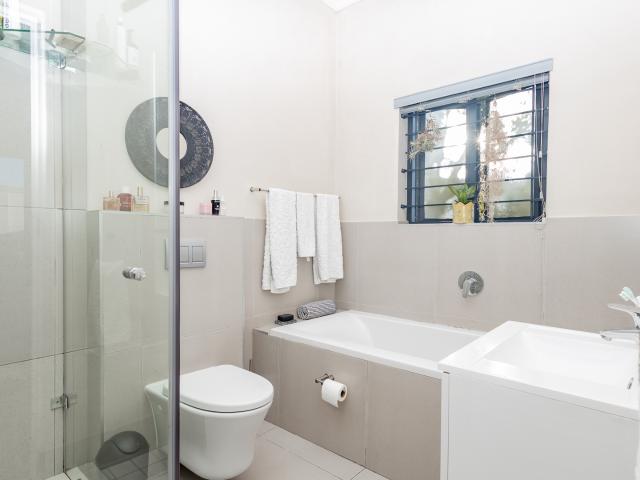 3 Bedroom House For Sale in Schoongezicht