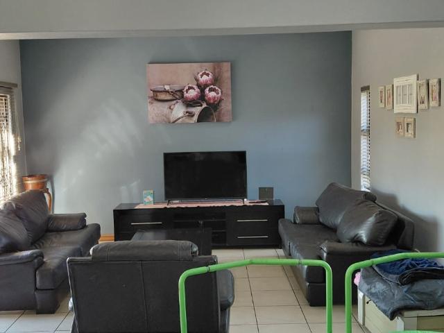 3 Bedroom House For Sale in Seasons Lifestyle Estate