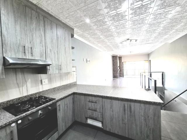 3 Bedroom House For Sale in Seemeeu Park