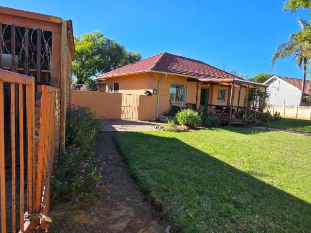 3 Bedroom House For Sale in Seemeeupark