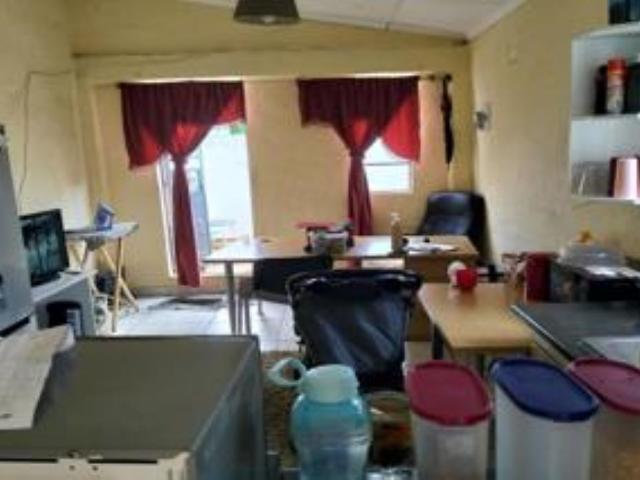 3 Bedroom House For Sale in Selection Park