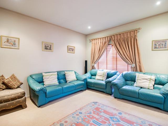 3 Bedroom House For Sale in Senderwood