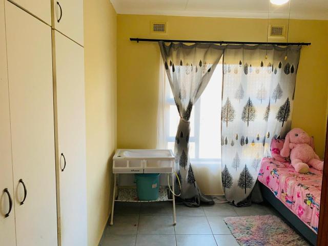 3 Bedroom House For Sale in Shulton Park