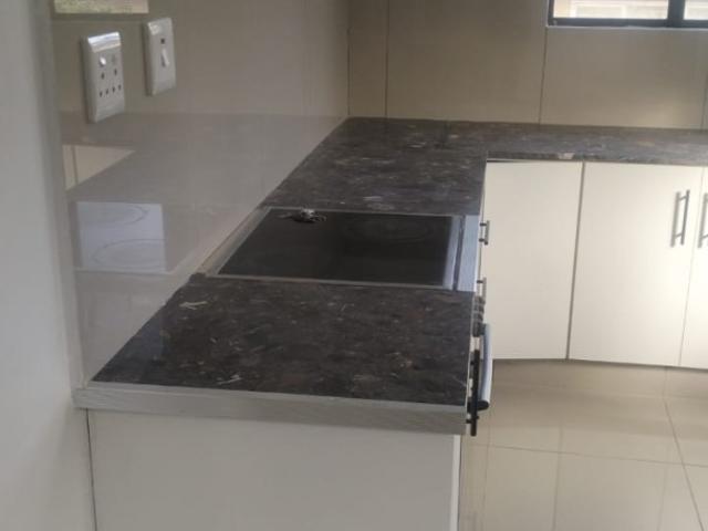 3 Bedroom House For Sale in Shallcross