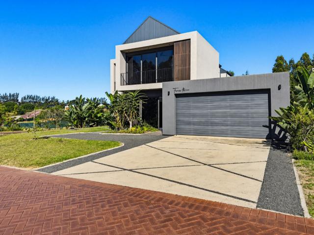 3 Bedroom House For Sale in Sheffield Beach