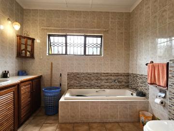 3 Bedroom House For Sale in Shelly Beach
