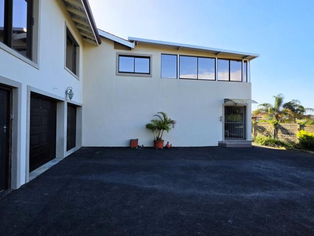 3 Bedroom House For Sale in Shelly Beach