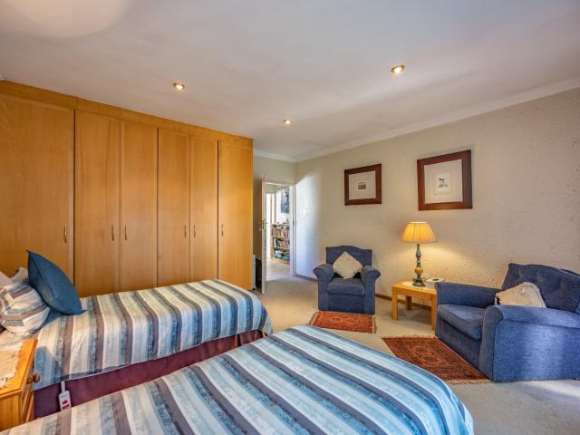3 Bedroom House For Sale in Silver Lakes Golf Estate
