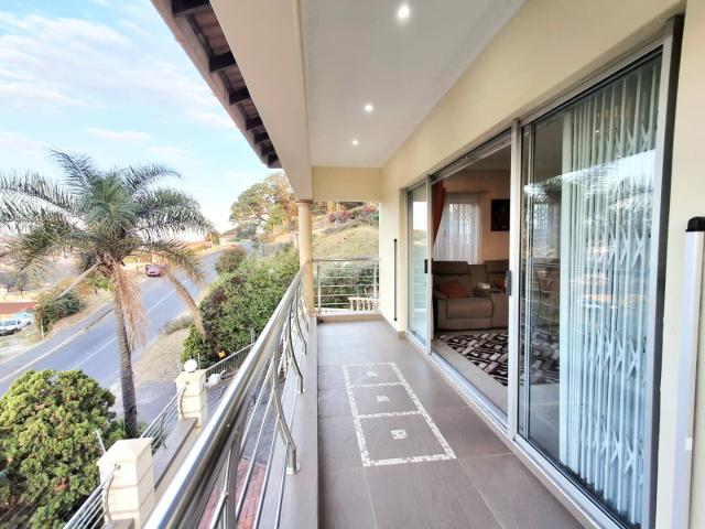 3 Bedroom House For Sale in Silverglen