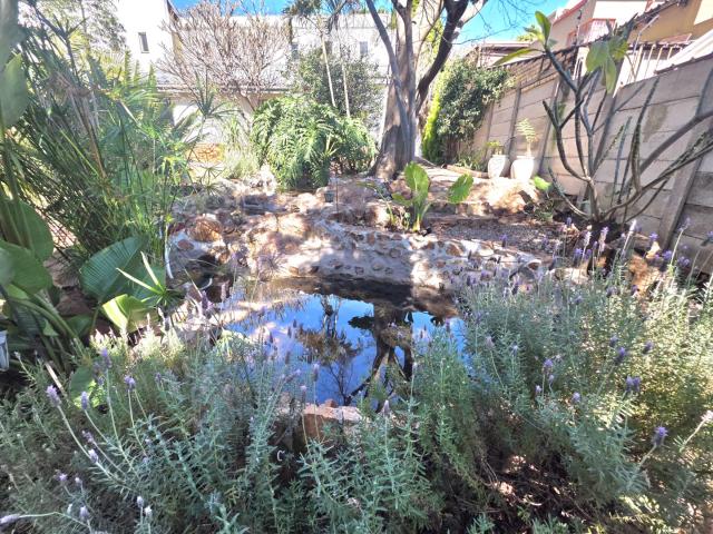 3 Bedroom House For Sale in Silverton